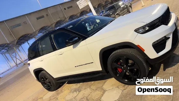 Jeep Grand Cherokee 2024 photo 2