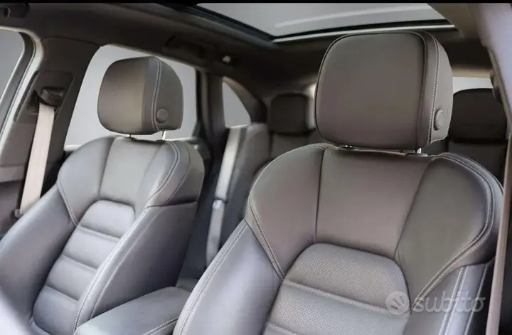 Porsche Macan 2021 photo 2