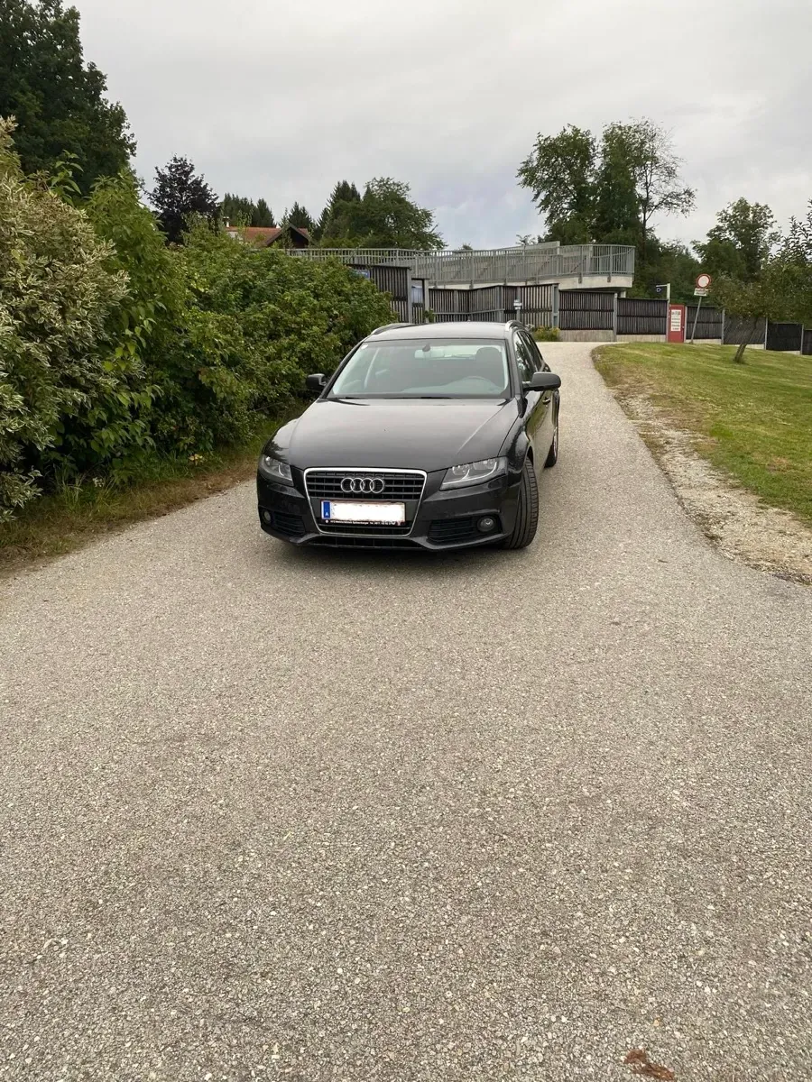 Audi A4 2011 photo 3