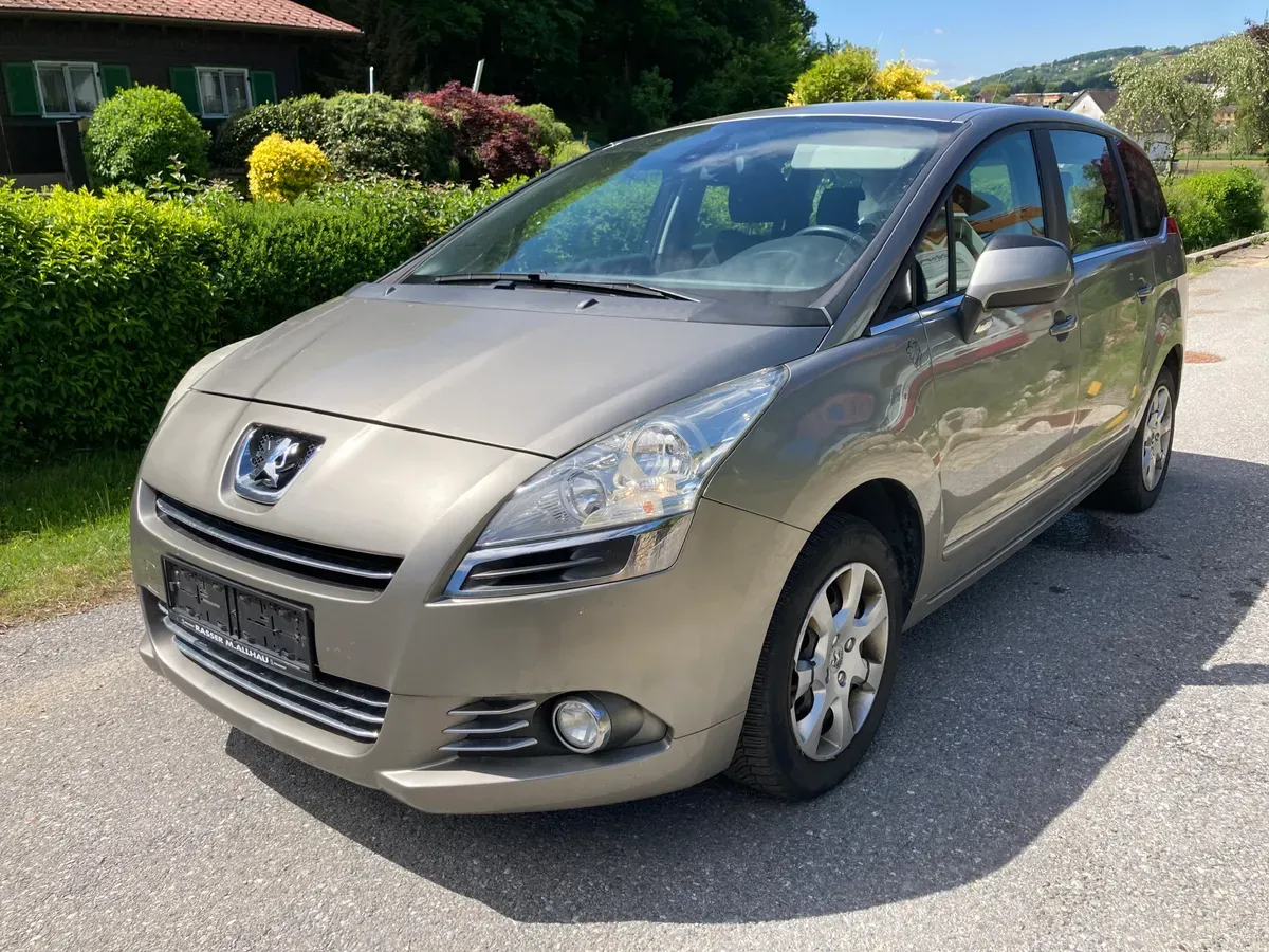 Peugeot 5008 2010 photo 2
