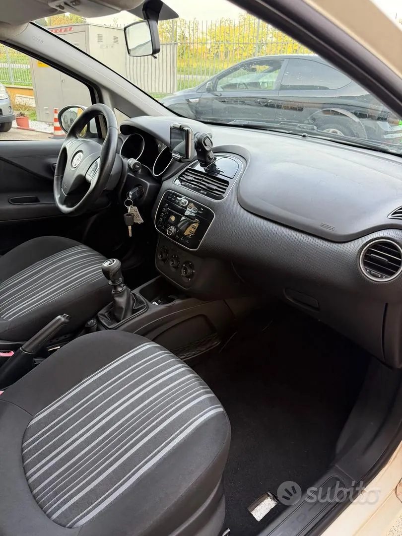 Fiat Punto Evo 2012 photo 4