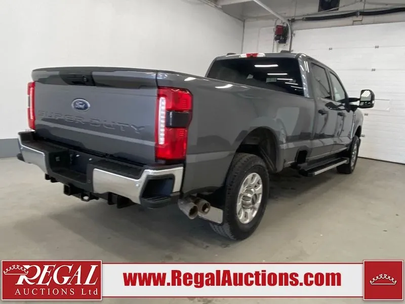 Ford F350 2023 photo 3