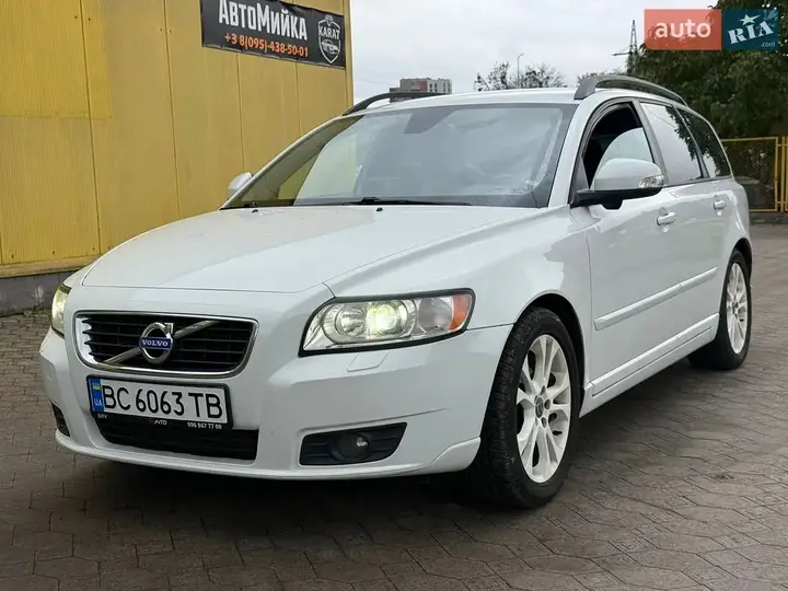 Volvo V50 2011 photo 3