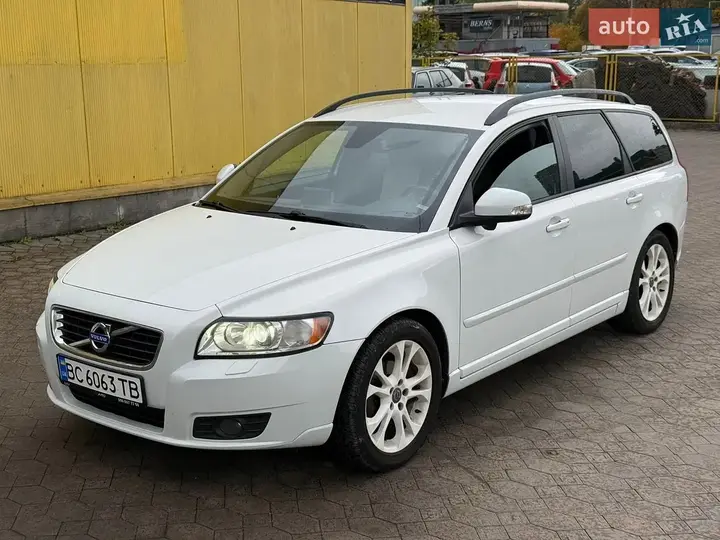 Volvo V50 2011 photo 4
