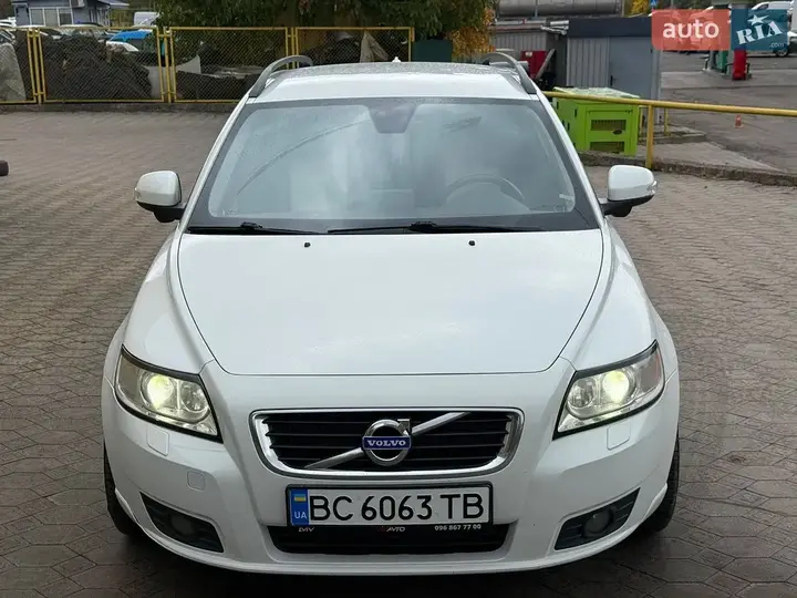 Volvo V50 2011 photo 5