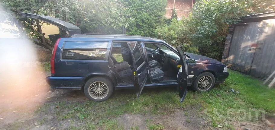 Volvo V70 1998 photo 2