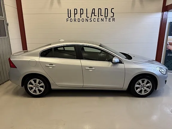 Volvo S60 2013 photo 2