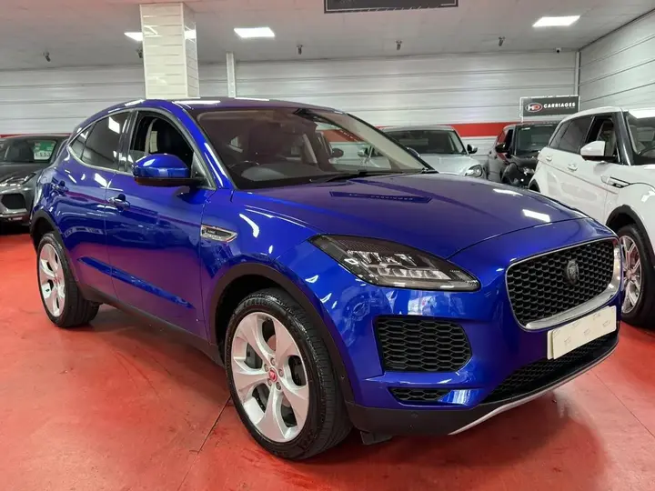 Jaguar E-Pace 2018 photo 5