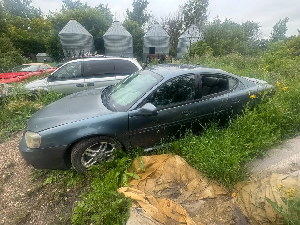 Pontiac Grand Prix 2007 photo 2