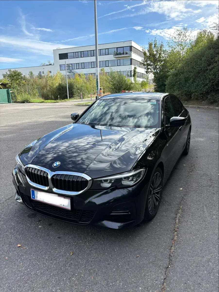 BMW 3 Series 2020 photo 2