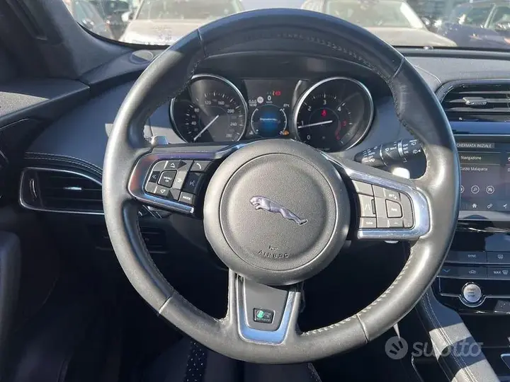 Jaguar F-Pace 2020 photo 4
