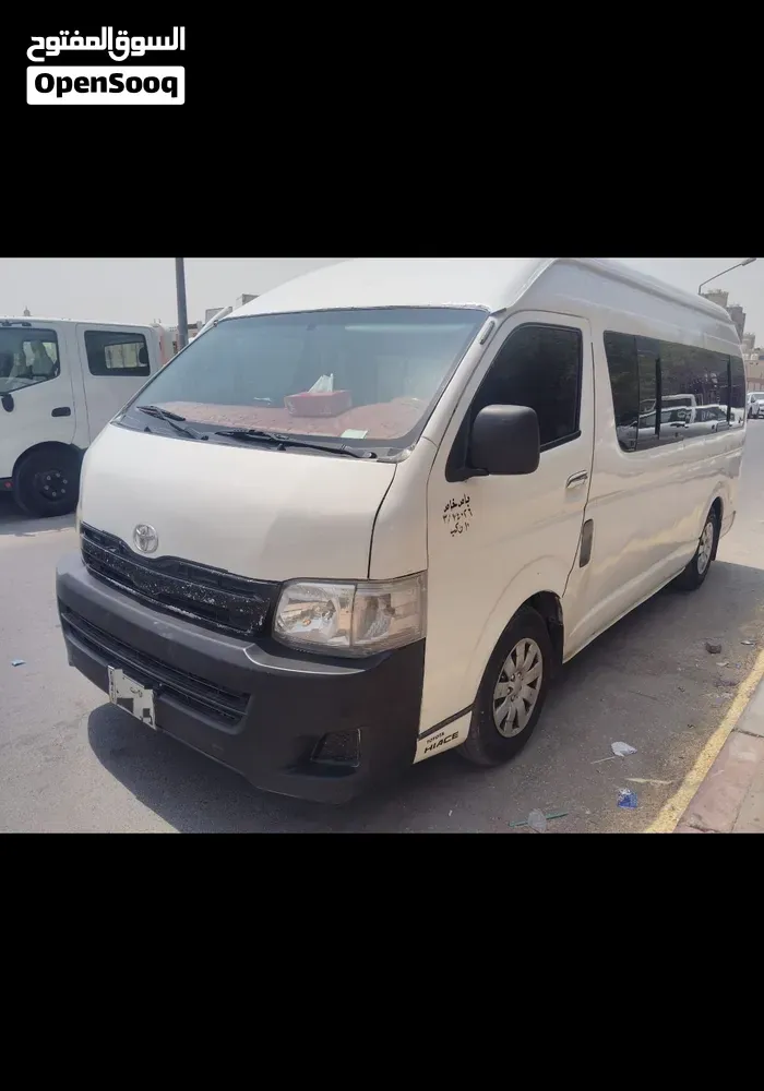 Toyota Hiace 2011 photo 3