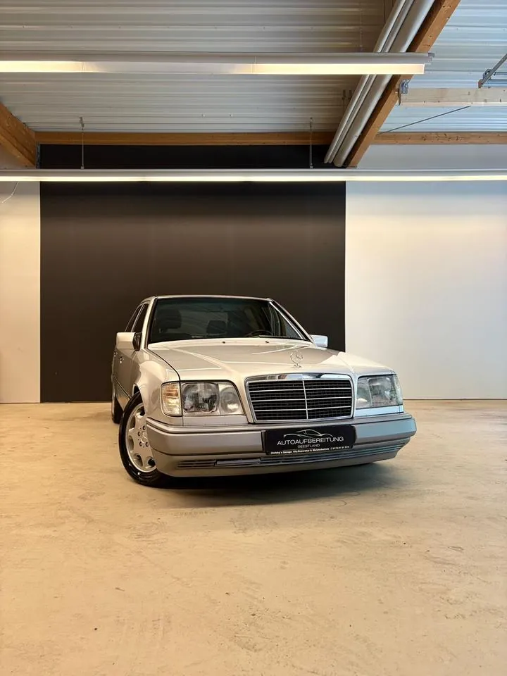 Mercedes-Benz W124