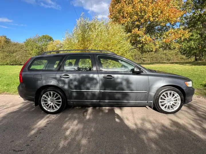 Volvo V50 2012 photo 3