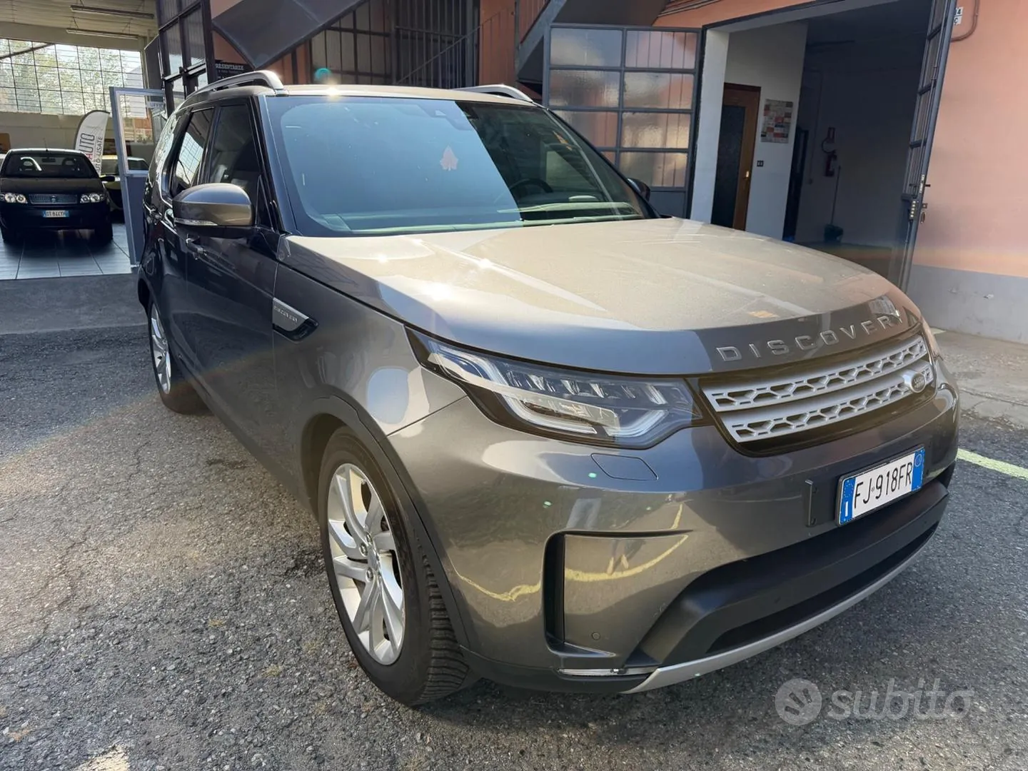 Land Rover Discovery 2017 photo 5