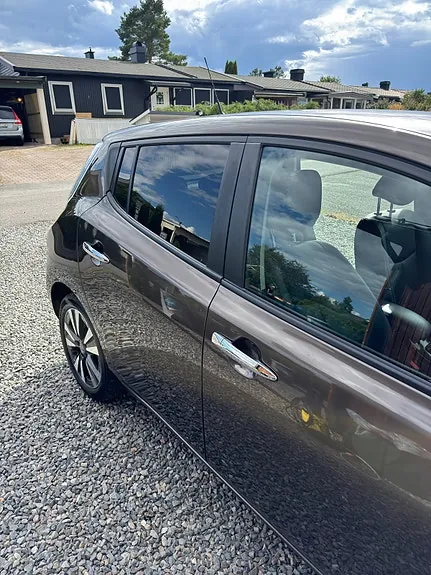 Nissan Leaf 2017 photo 2