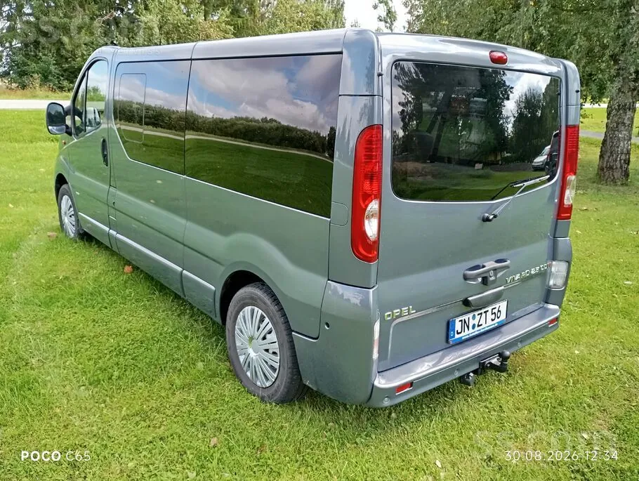 Opel Vivaro 2011 photo 3