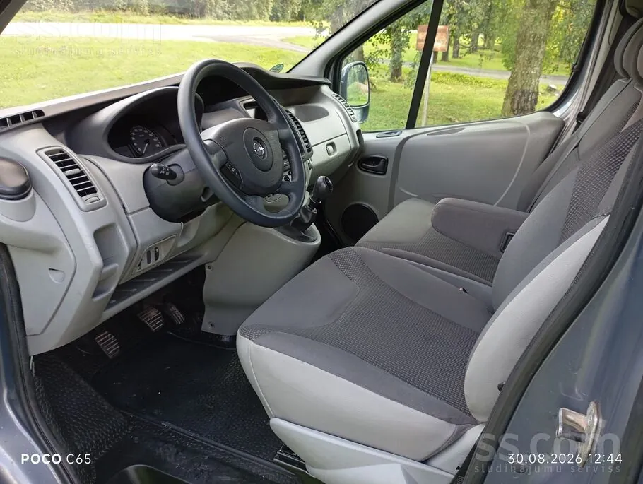Opel Vivaro 2011 photo 5