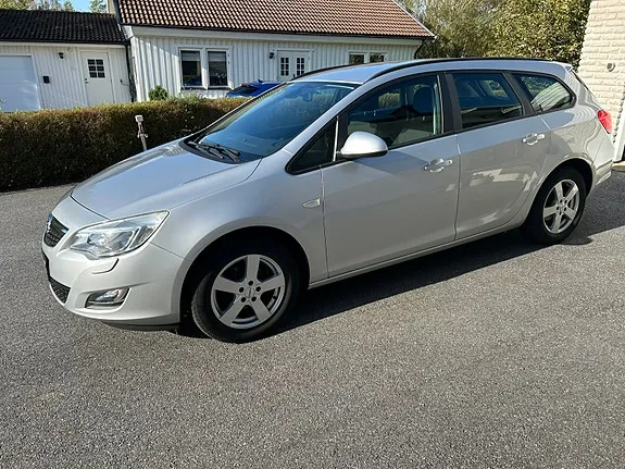 Opel Astra 2011 photo 5