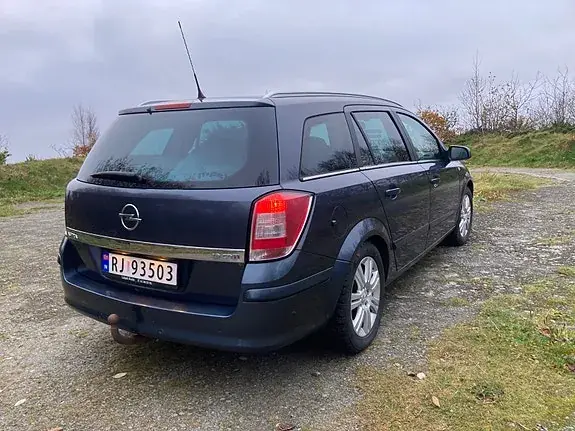Opel Astra 2009 photo 3