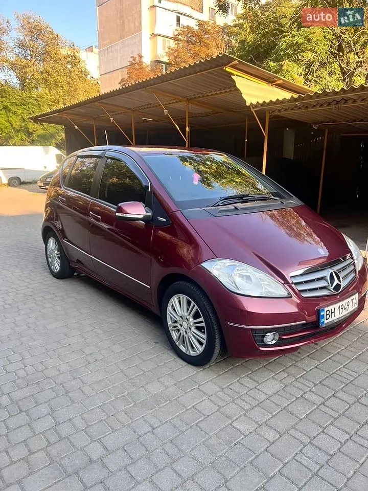 Mercedes-Benz A-Class 2010 photo 3