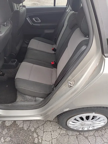 Skoda Fabia 2010 photo 5