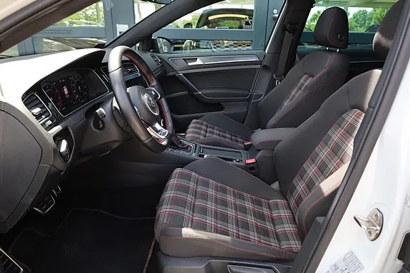 Volkswagen Golf Vii 2019 photo 2
