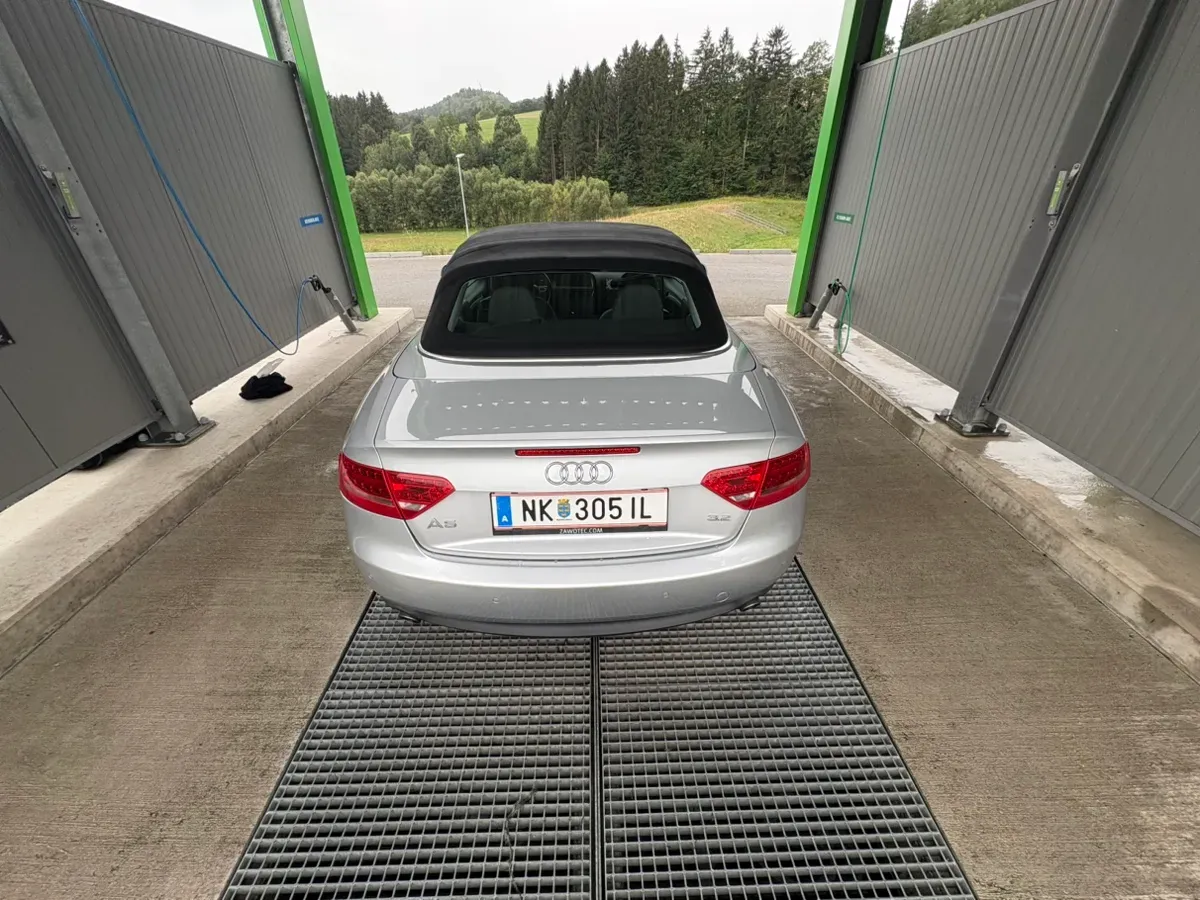 Audi A5 2009 photo 2