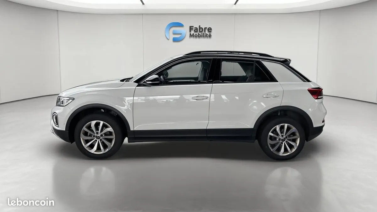 Volkswagen T-Roc 2023 photo 2