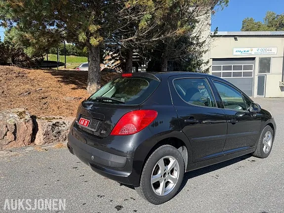Peugeot 207 2009 photo 5