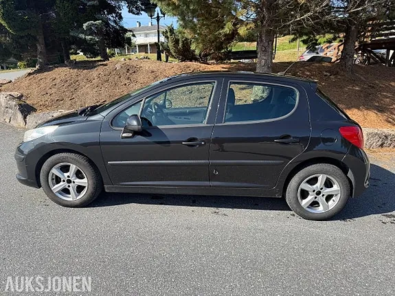 Peugeot 207 2009 photo 3