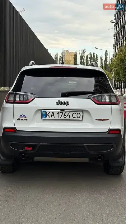 Jeep Cherokee 2019 photo 2