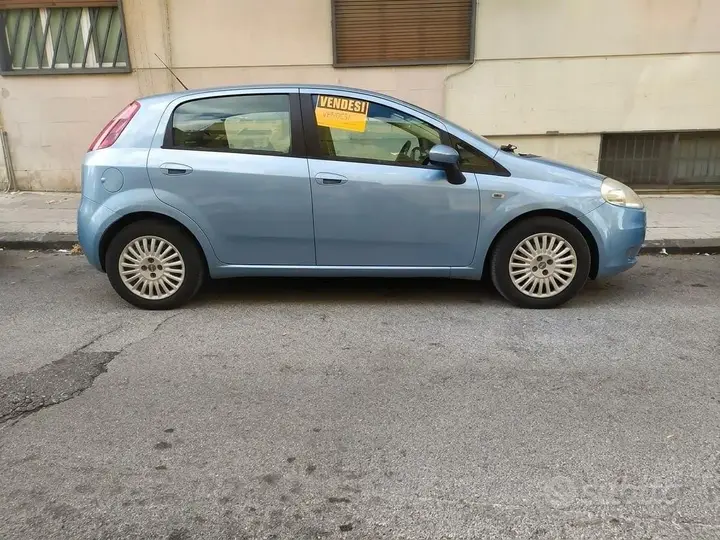 Fiat Grande Punto 2008 photo 4