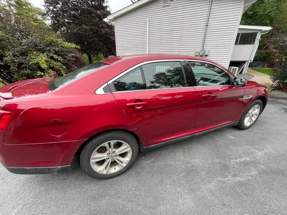 Ford Taurus 2014 photo 4