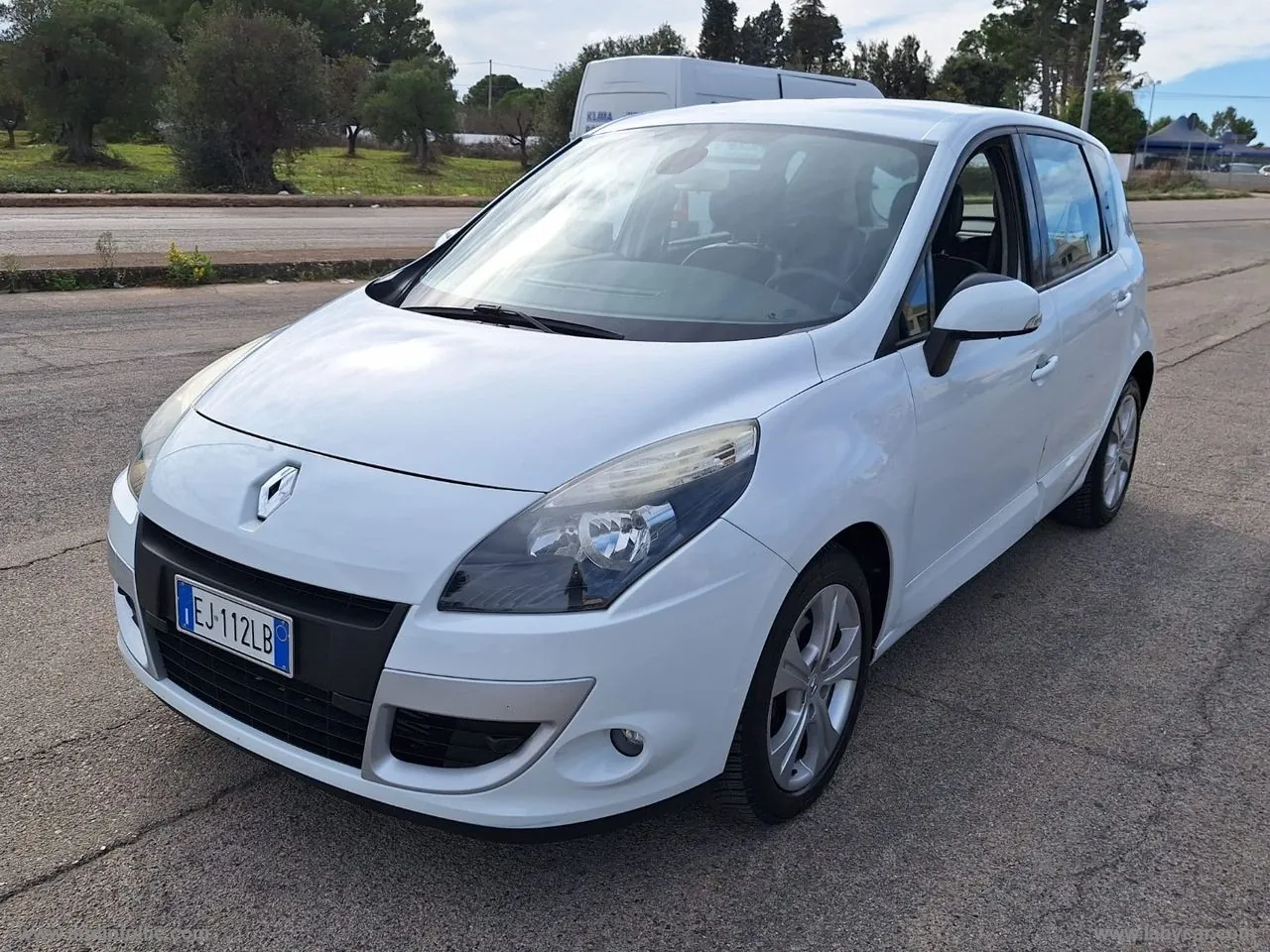 Renault Scenic 2011 photo 3