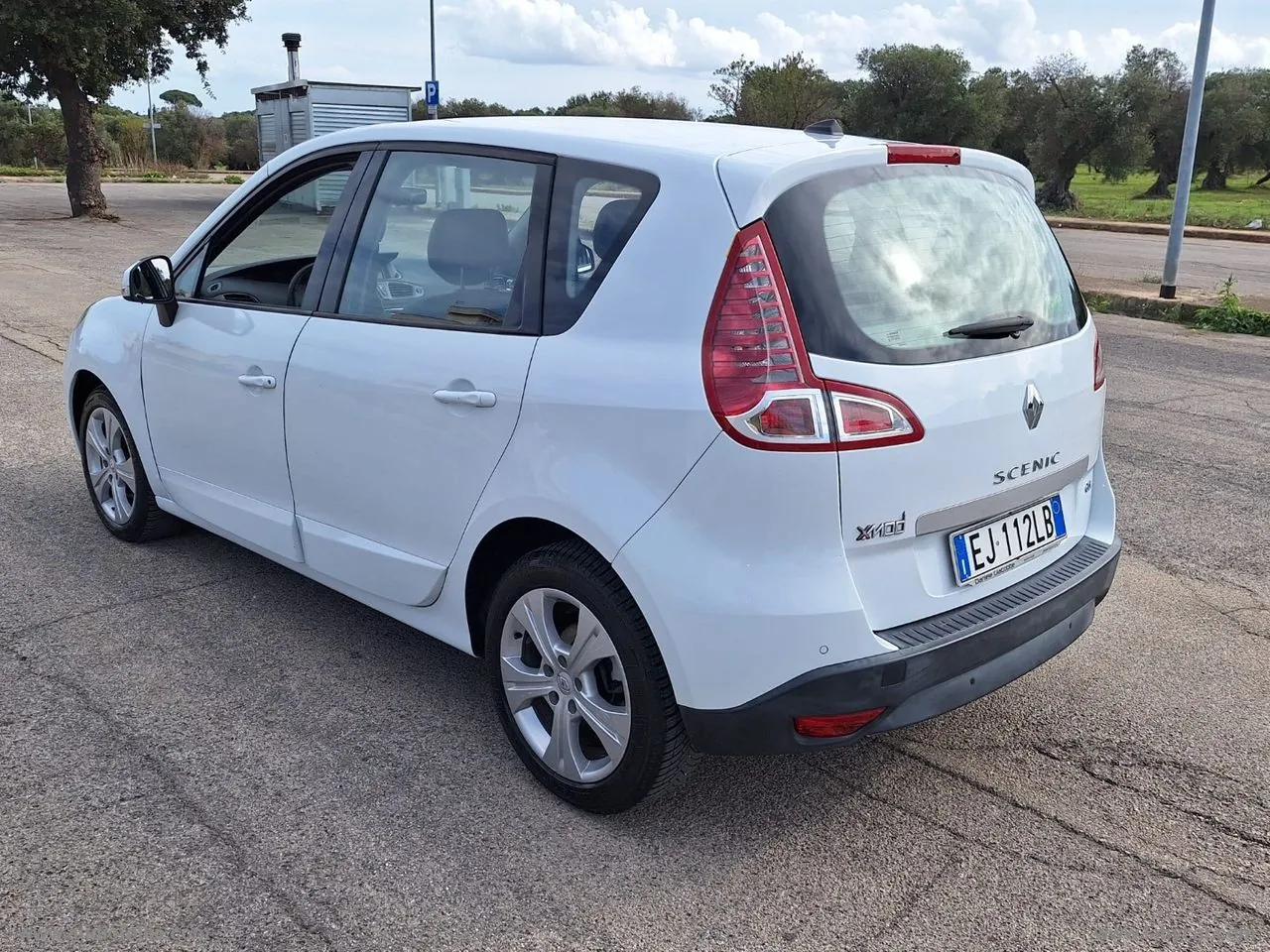 Renault Scenic 2011 photo 5