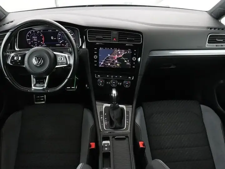 Volkswagen Golf Variant 2018 photo 3