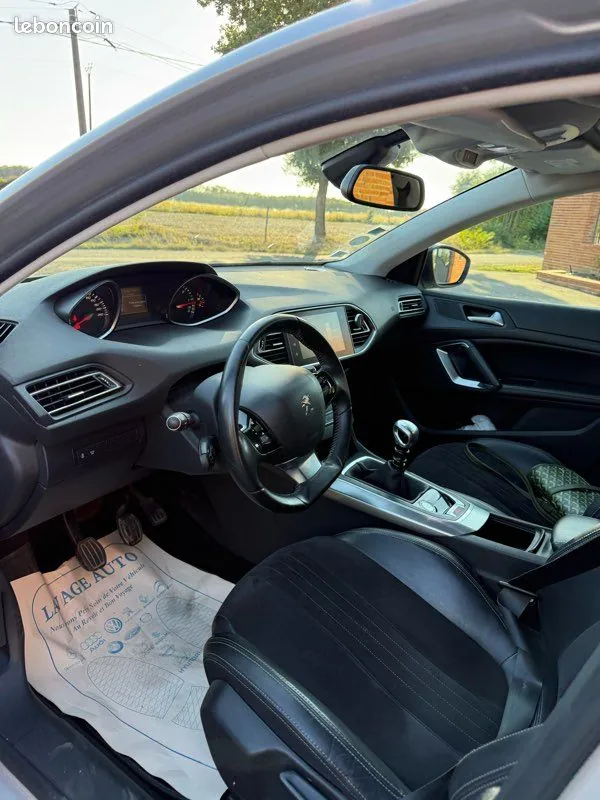 Peugeot 308 2013 photo 5