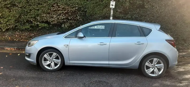 Vauxhall Astra 2015 photo 3