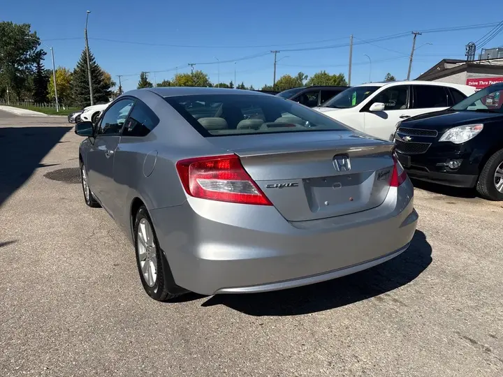 Honda Civic 2012 photo 3