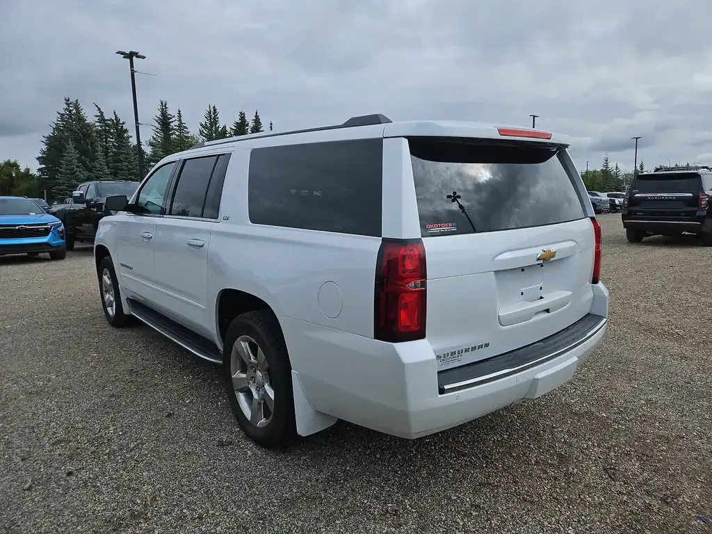 Chevrolet Suburban 2016 photo 3