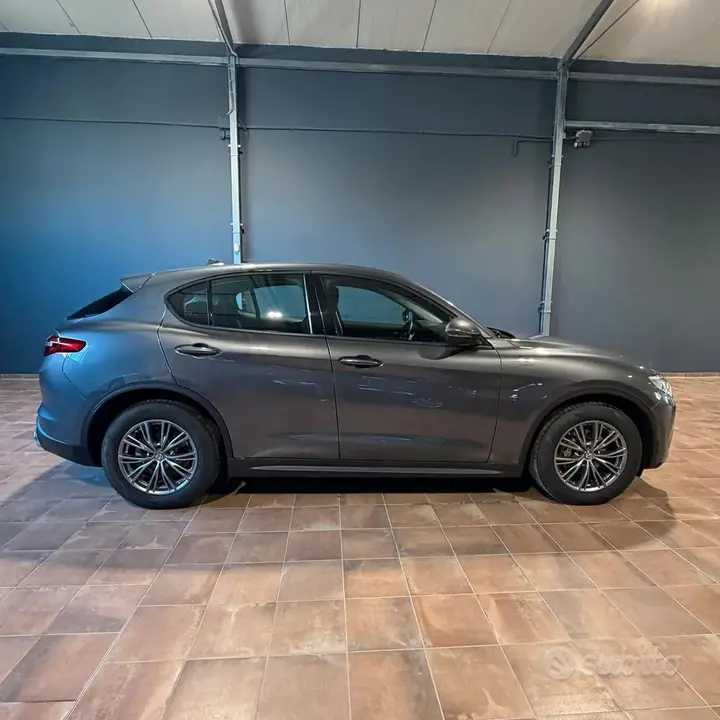 Alfa Romeo Stelvio 2022 photo 2