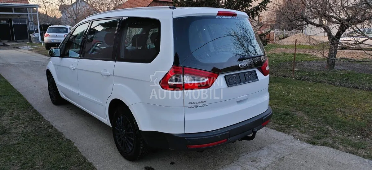 Ford Galaxy 2012 photo 4