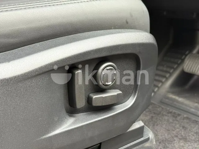 Land Rover Defender 2024 photo 5