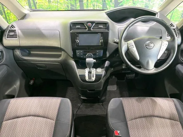 Nissan Serena 2015 photo 2