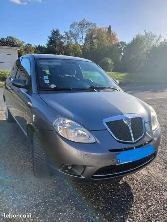 Lancia Ypsilon