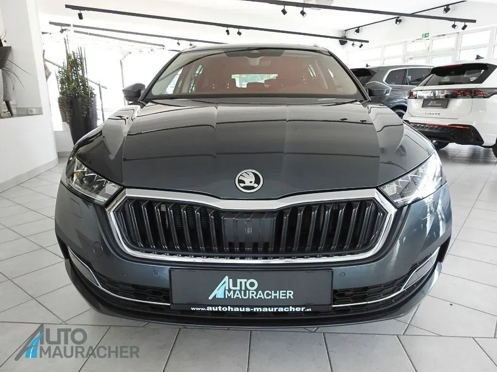 Skoda Octavia 2021 photo 3