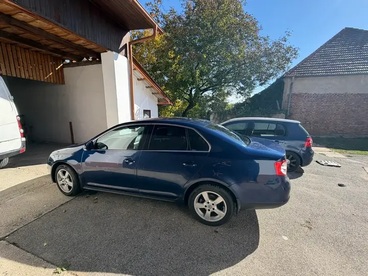 Volkswagen Jetta 2005 photo 2