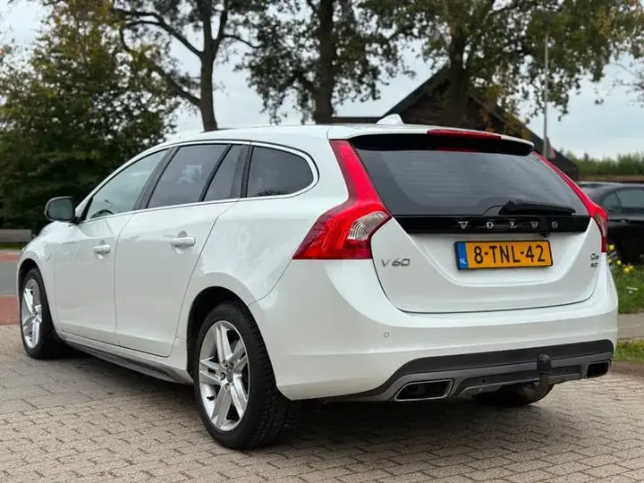 Volvo V60 2014 photo 3