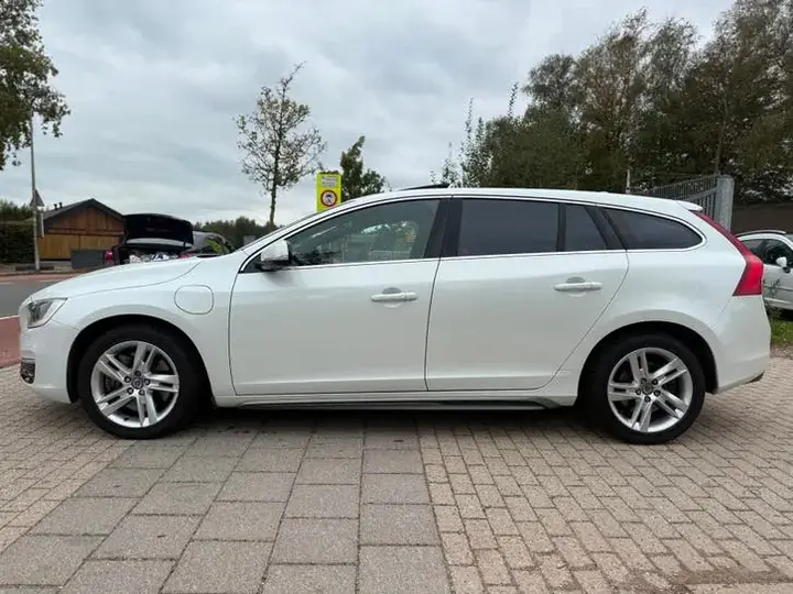 Volvo V60 2014 photo 2
